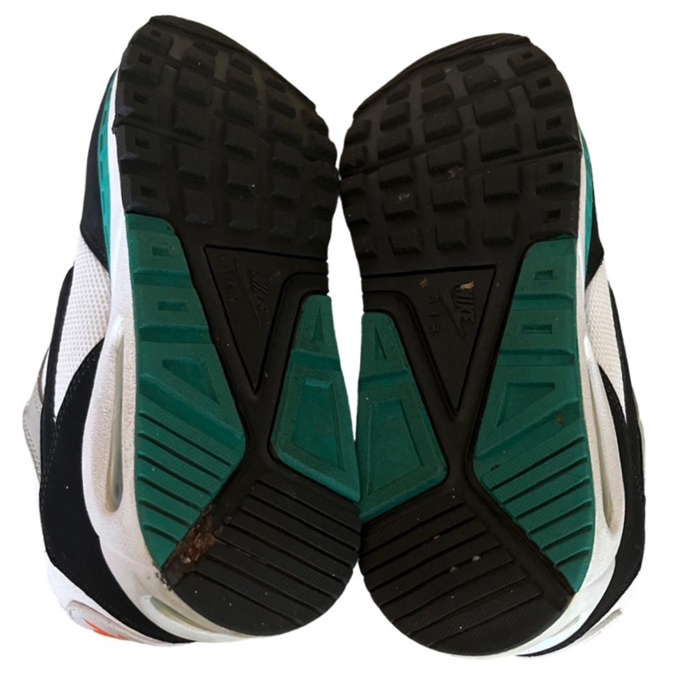 Nike Air Sneakers - Picture 6 of 7